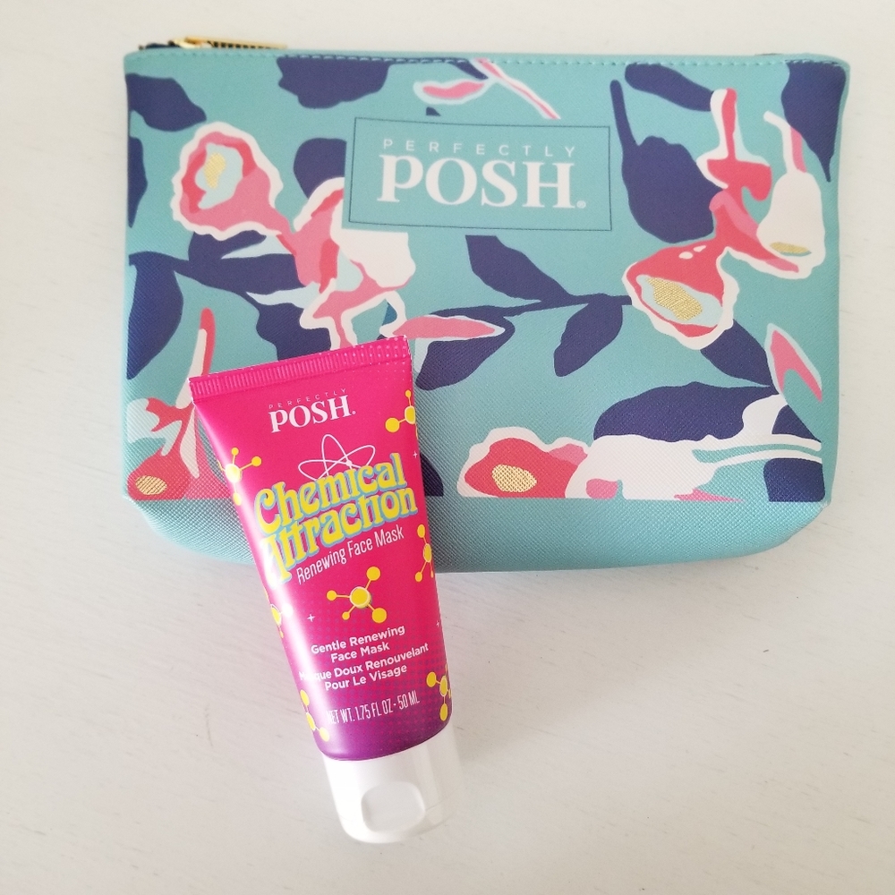 2/$14 Perfectly Posh Chemical Attraction Face Mask and Zippered Bag